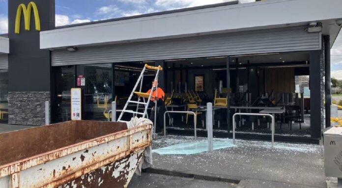 Seven teenagers were apprehended following a robbery at a McDonald's in Auckland