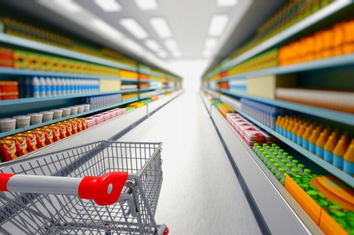 The article compares the grocery shop's performance in 2022 by analyzing the data